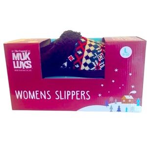 Nordic Print Black/Cream/Green/Red Fur Lined Slippers by Muk Luks. Size=L 9/10.